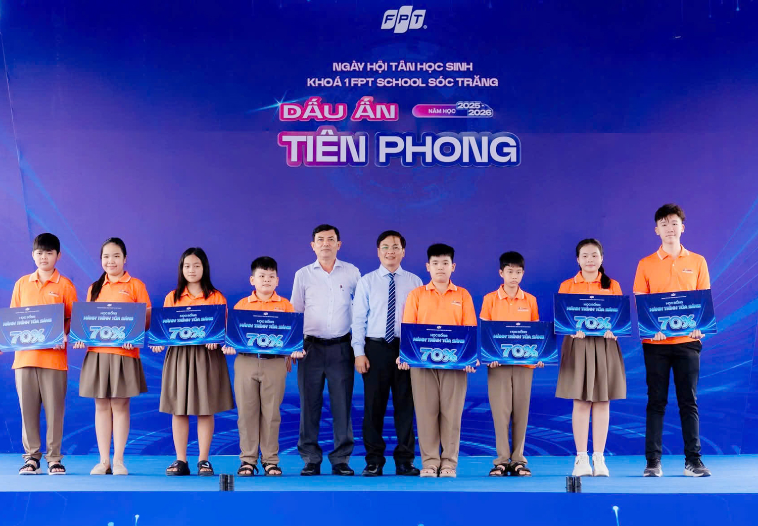 Trường Phổ thông liên cấp FPT Sóc Trăng trao 159 suất học bổng toàn cấp - 7