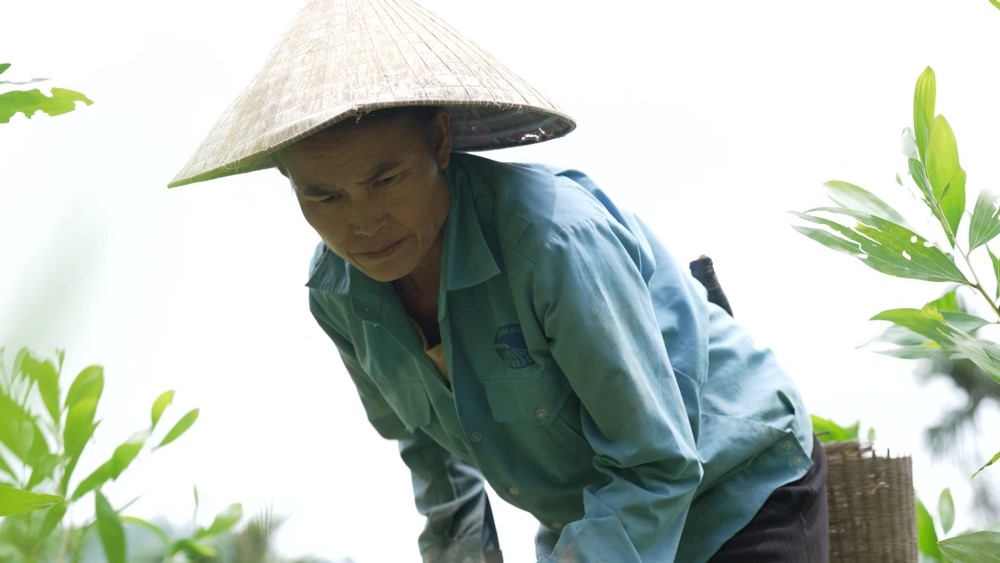 Cậu bé 10 tuổi suốt 7 năm chưa gặp cha, bữa ăn chỉ có rau và cá nhỏ bằng ngón tay khiến MC Đại Nghĩa bật khóc - 2