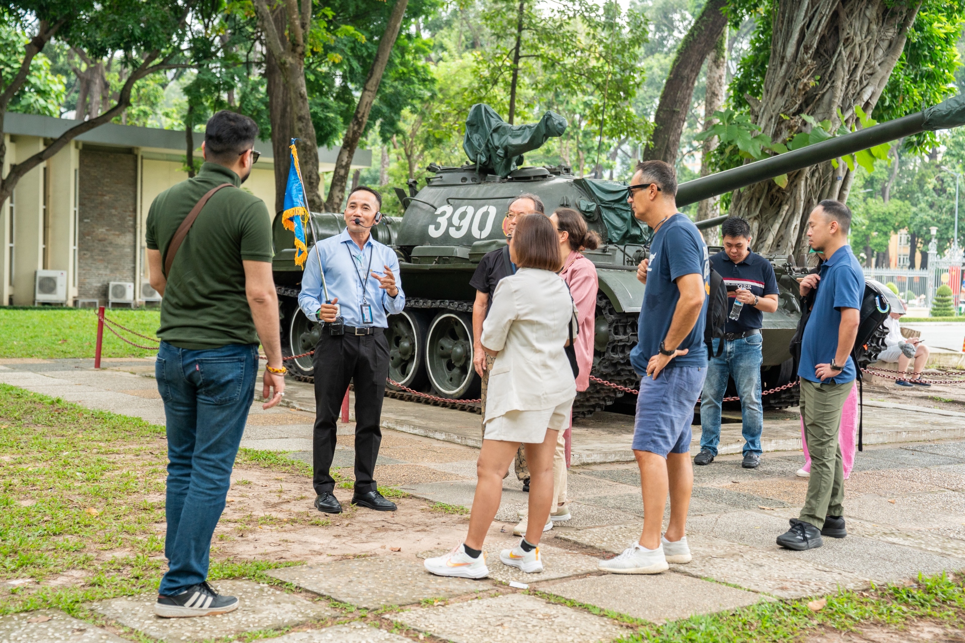 Đoàn buyer quốc tế hào hứng trải nghiệm tour nội thành TP.HCM - 3