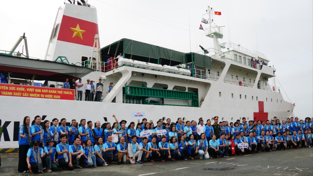 TP.HCM "nối dài" đất liền ra biển đảo Tây Nam - 1