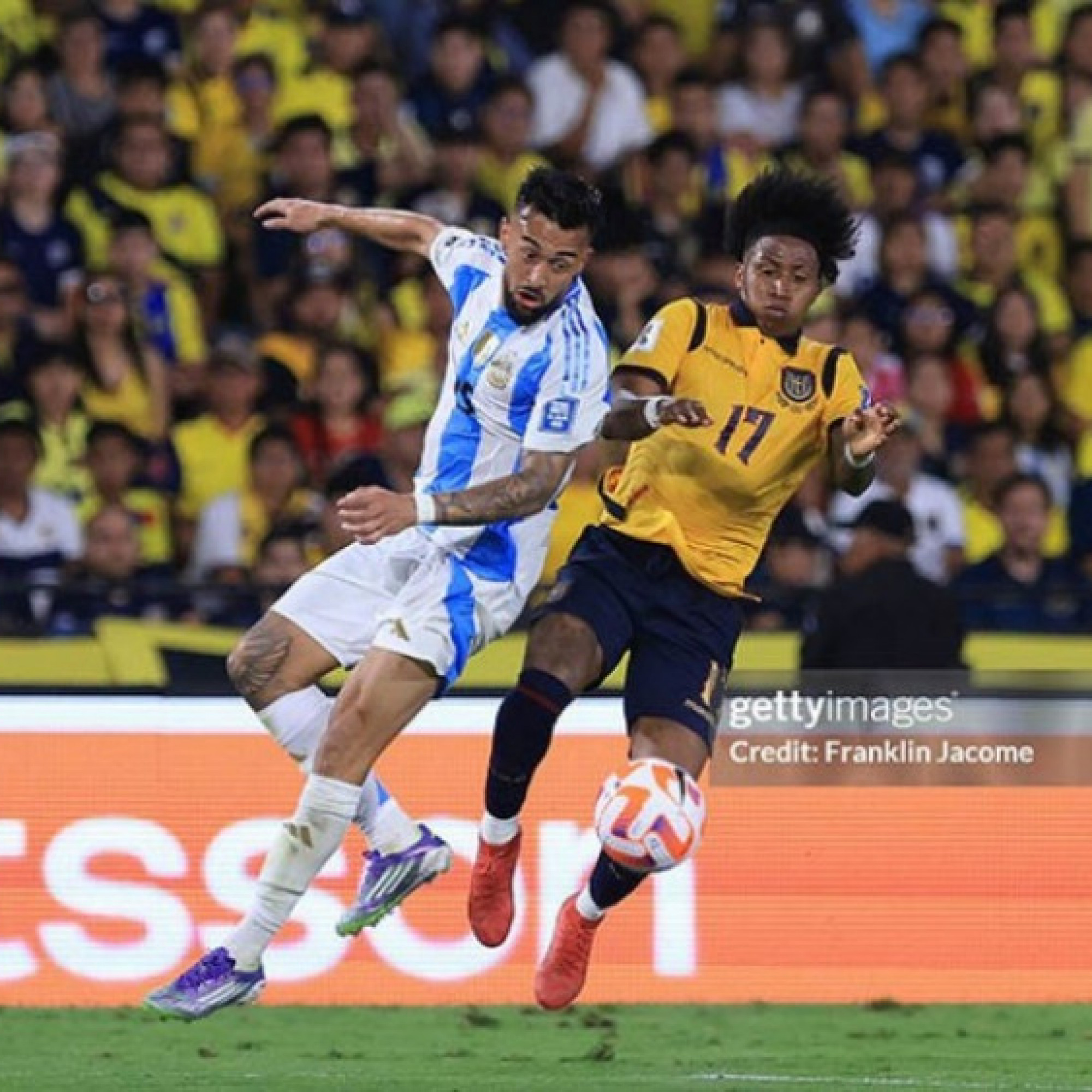  - Video bóng đá Ecuador - Argentina: Căng thẳng 2 thẻ đỏ, cú sốc phút 45+13 (Vòng loại World Cup)