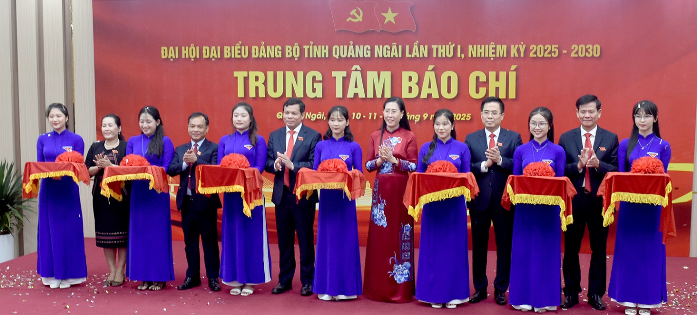 khai truong trung tam bao chi phuc vu dai hoi dai bieu dang bo tinh quang ngai lan thu i - 4