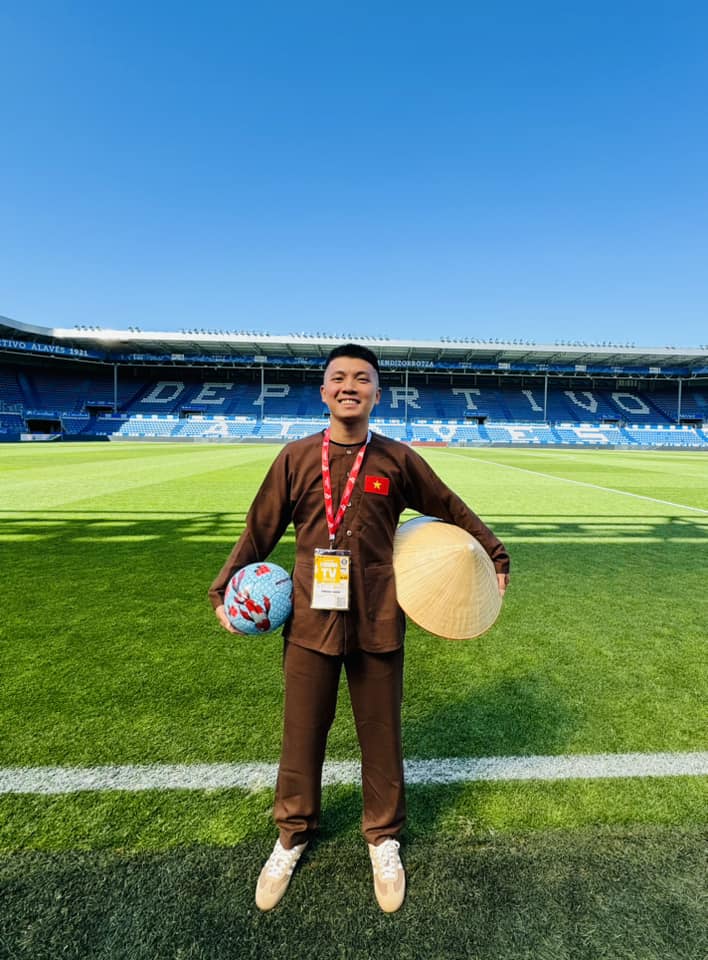 Cựu danh thủ Hồng Sơn, diễn viên Lê Bống và VĐV freestyle football Đỗ Kim Phúc góp mặt trong Cầu thủ nhí 2025 - 2