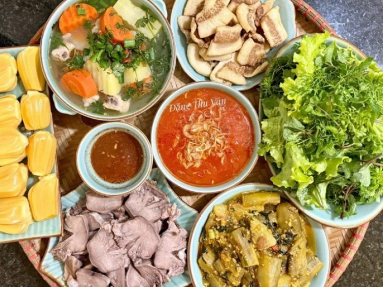 Những mâm cơm ngon tuyệt của mẹ đảm khiến ai nhìn thấy cũng muốn về nhà