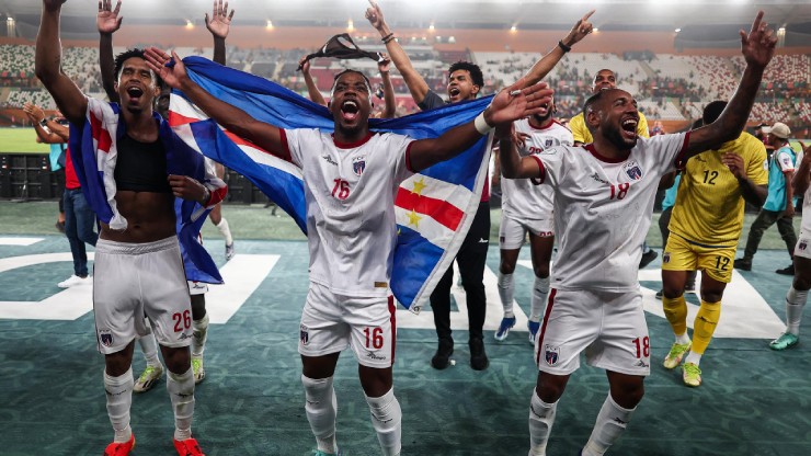 Bí quyết "vàng" giúp quốc gia chỉ bằng 1/82 diện tích Việt Nam sắp dự World Cup - 1