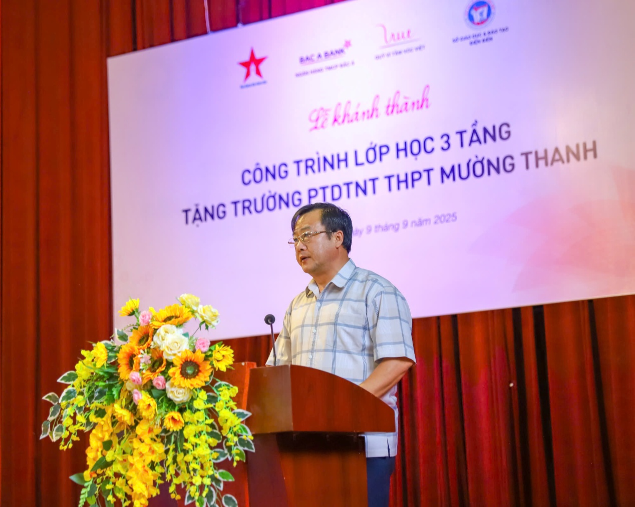dien bien: khanh thanh cong trinh lop hoc gan 7 ty dong - 1