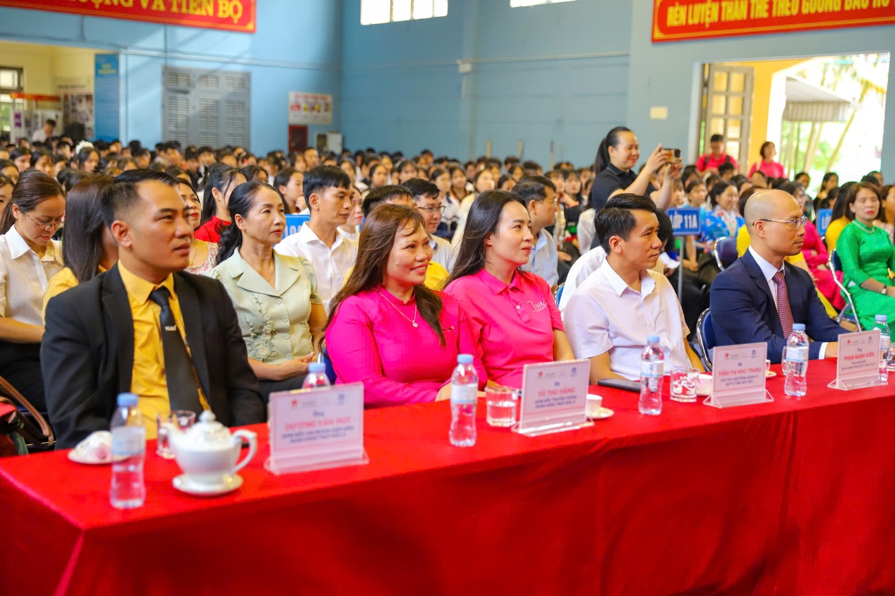 dien bien: khanh thanh cong trinh lop hoc gan 7 ty dong - 2
