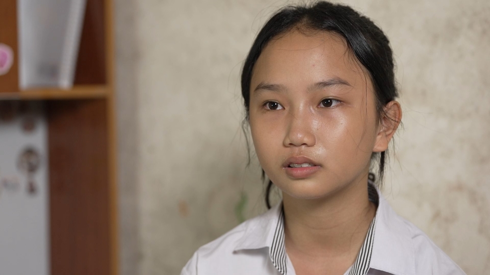 Thanh Thảo và Hà Myo bật khóc trước cô bé mồ côi, sống một mình trong ngôi nhà cũ do ông ngoại để lại - 1