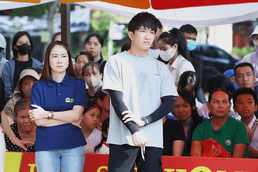 Thanh Thảo và Hà Myo bật khóc trước cô bé mồ côi, sống một mình trong ngôi nhà cũ do ông ngoại để lại - 7