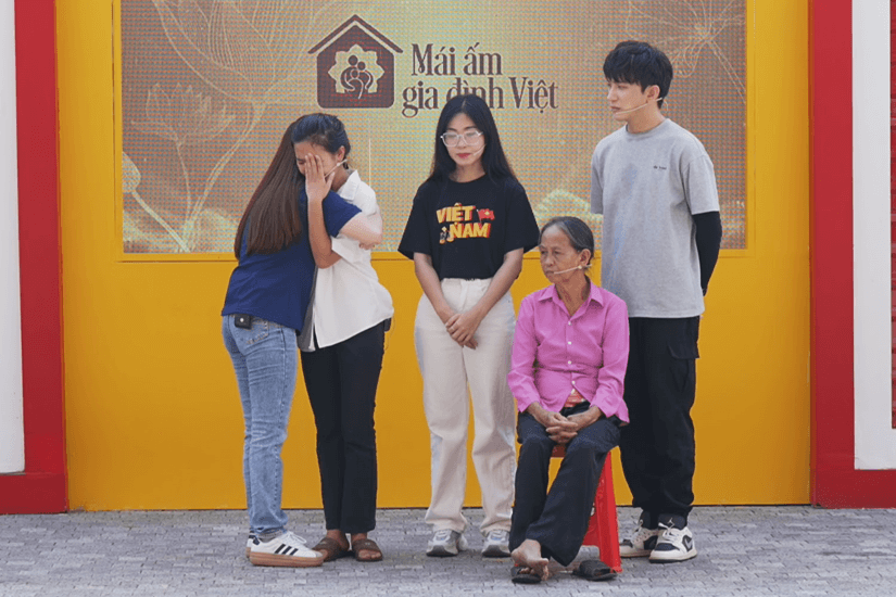 Thanh Thảo và Hà Myo bật khóc trước cô bé mồ côi, sống một mình trong ngôi nhà cũ do ông ngoại để lại - 6