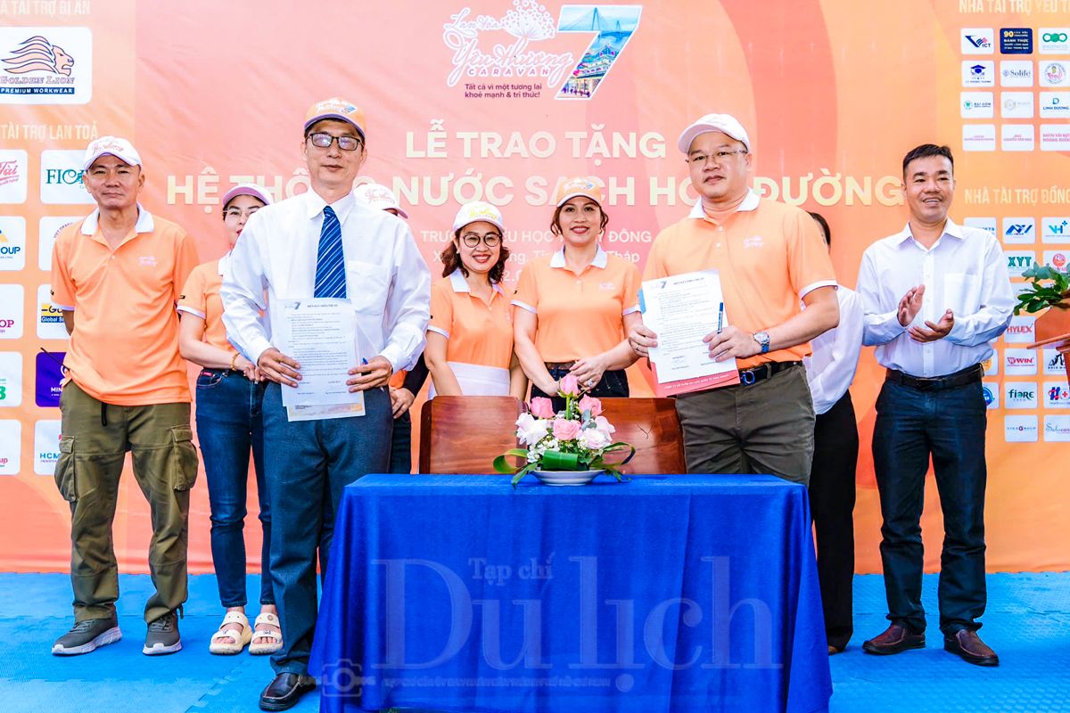 Hành trình lan tỏa yêu thương đến những trái tim nhỏ vùng xa - 8
