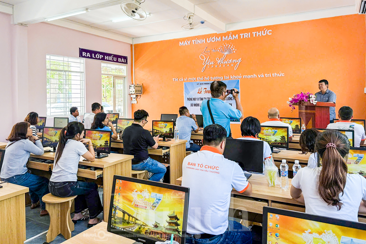 Hành trình lan tỏa yêu thương đến những trái tim nhỏ vùng xa - 5