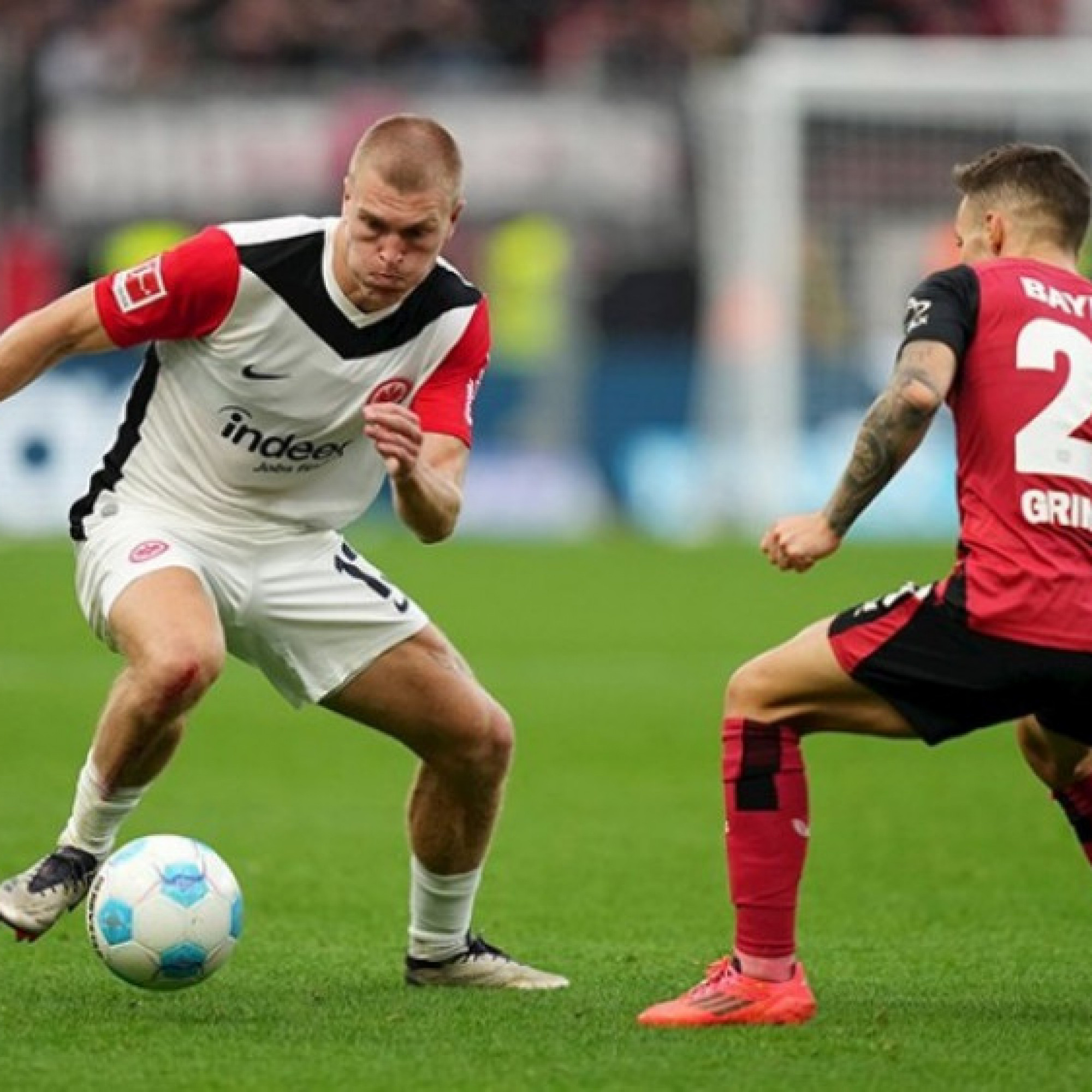  - Video bóng đá Leverkusen - Frankfurt: Bản lĩnh "9 đấu 11" (Bundesliga)