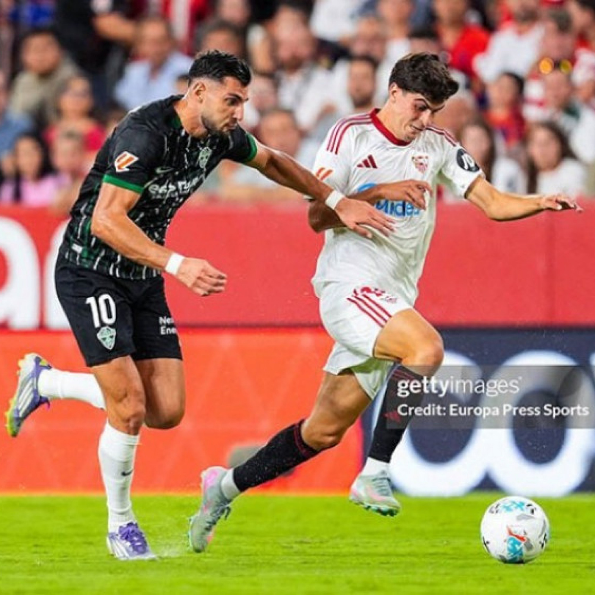  - Video bóng đá Sevilla - Elche: Rượt đuổi 4 bàn, áp sát Barca (La Liga)