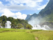 Thác Bản Giốc vào mùa đẹp nhất trong năm