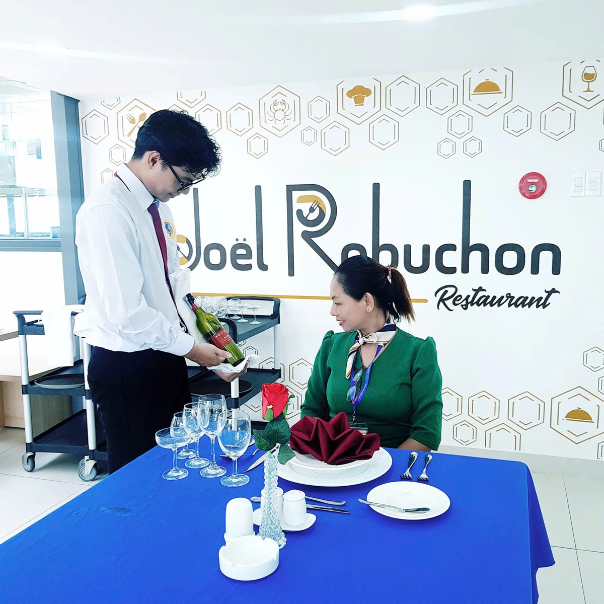 Ngành du lịch đang ‘thừa bằng cấp, thiếu kỹ năng’? - 5