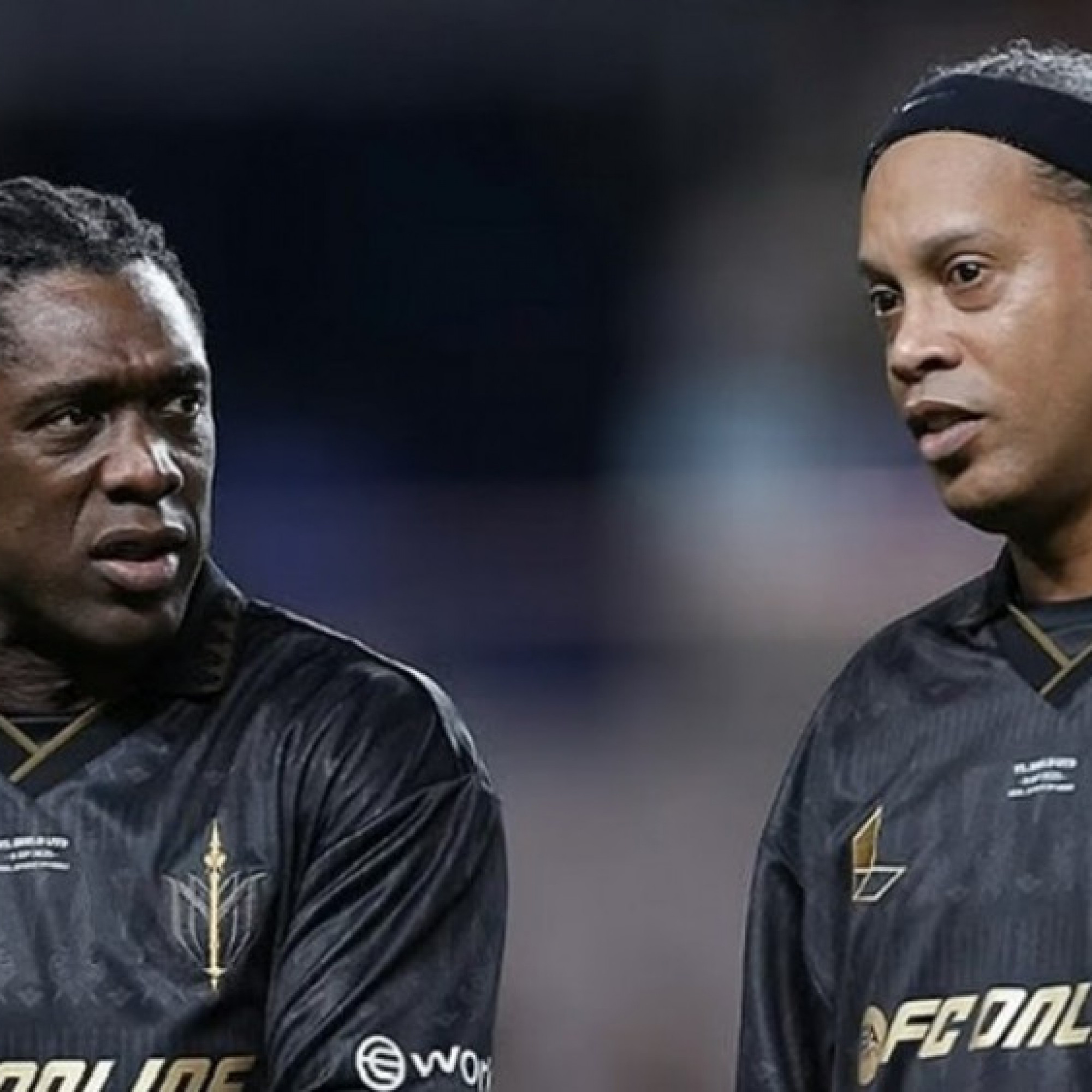  - Đại chiến các huyền thoại: Rooney ghi siêu phẩm, Ronaldinho & Kaka "nhảy múa"