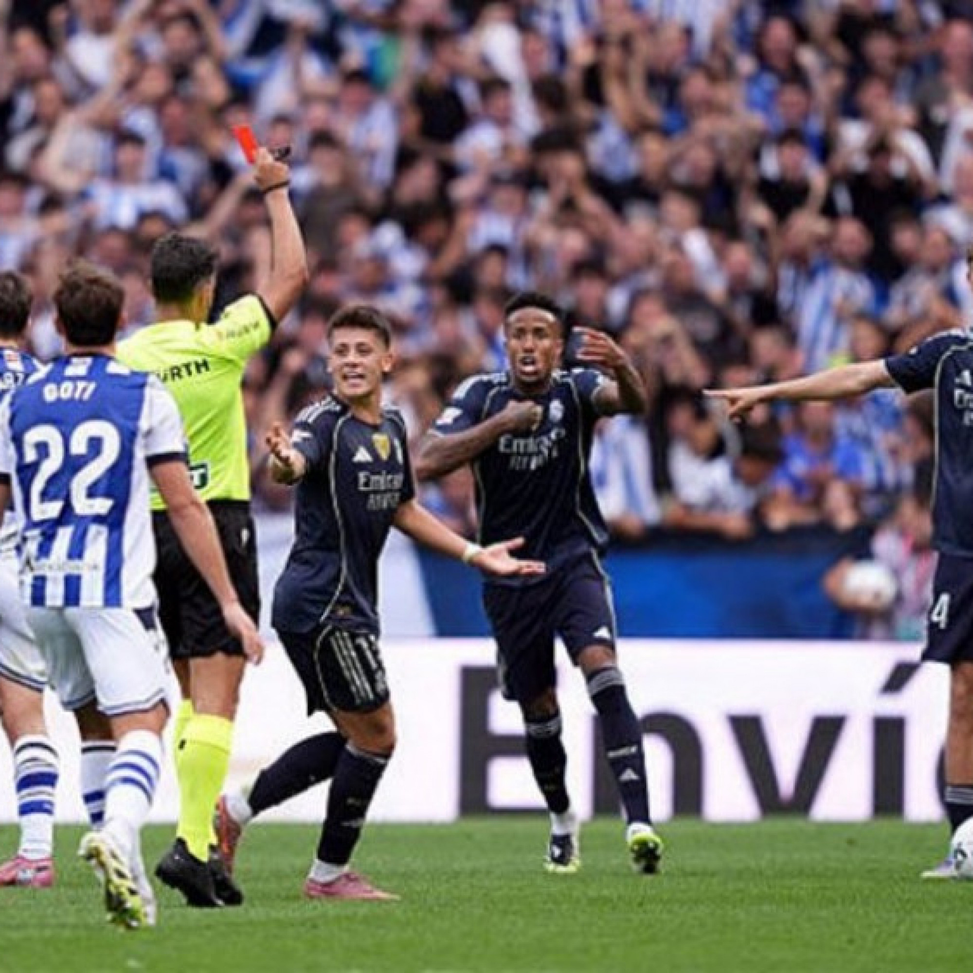  - Real Madrid kiện lên FIFA đòi công bằng cho Huijsen, lợi bất cập hại