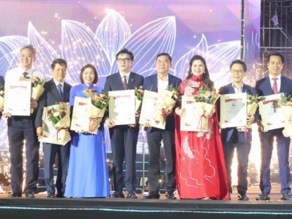  - Lâm Đồng vinh dự nhận Bằng khen của Thủ tướng tại Triển lãm thành tựu Đất nước