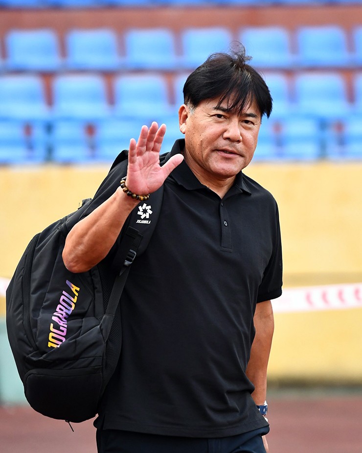 Bầu Hiển chính thức ra tay, HLV đầu tiên mất việc ở V-League 2025/26 - 1