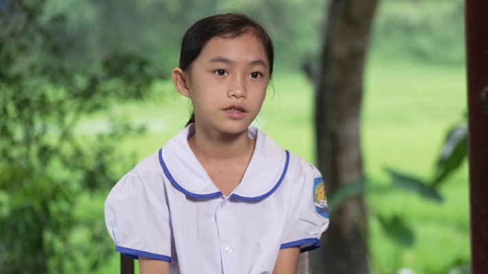 Lâm Vỹ Dạ bật khóc, Hoàng Thùy xót xa khi chứng kiến cảnh thiếu thốn tình cảm gia đình của các bé mồ côi - 3