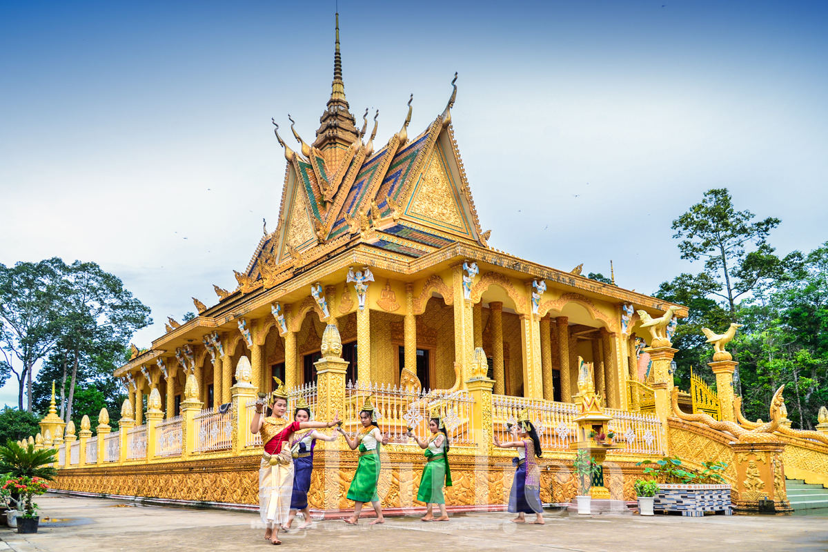 Rộn ràng lễ hội đua bò tưng bừng đón tết Sen Dolta vào mùa - 12