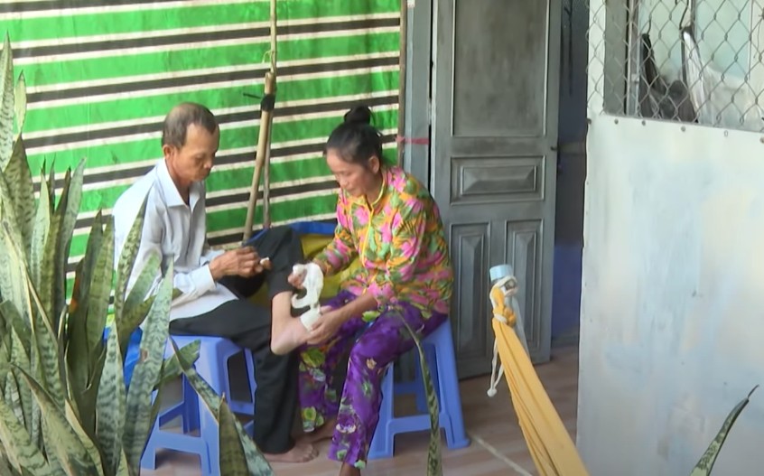 Chuyến xe nhân ái: Người đàn ông Cần Thơ ba lần gặp nạn vẫn gắng gượng chạy xe ôm nuôi cả gia đình - 3