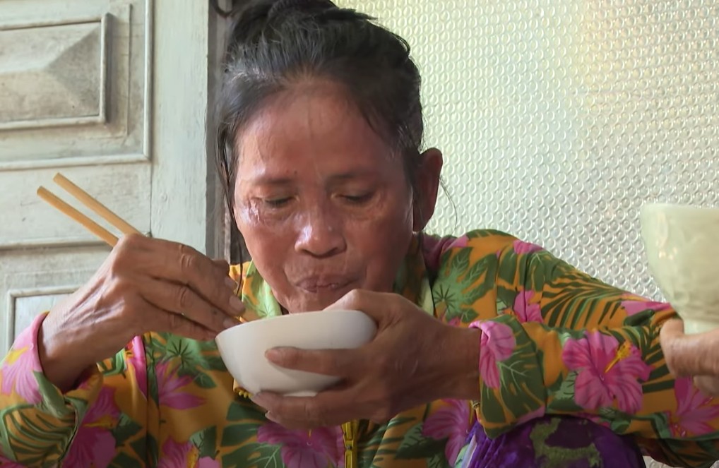 Chuyến xe nhân ái: Người đàn ông Cần Thơ ba lần gặp nạn vẫn gắng gượng chạy xe ôm nuôi cả gia đình - 4
