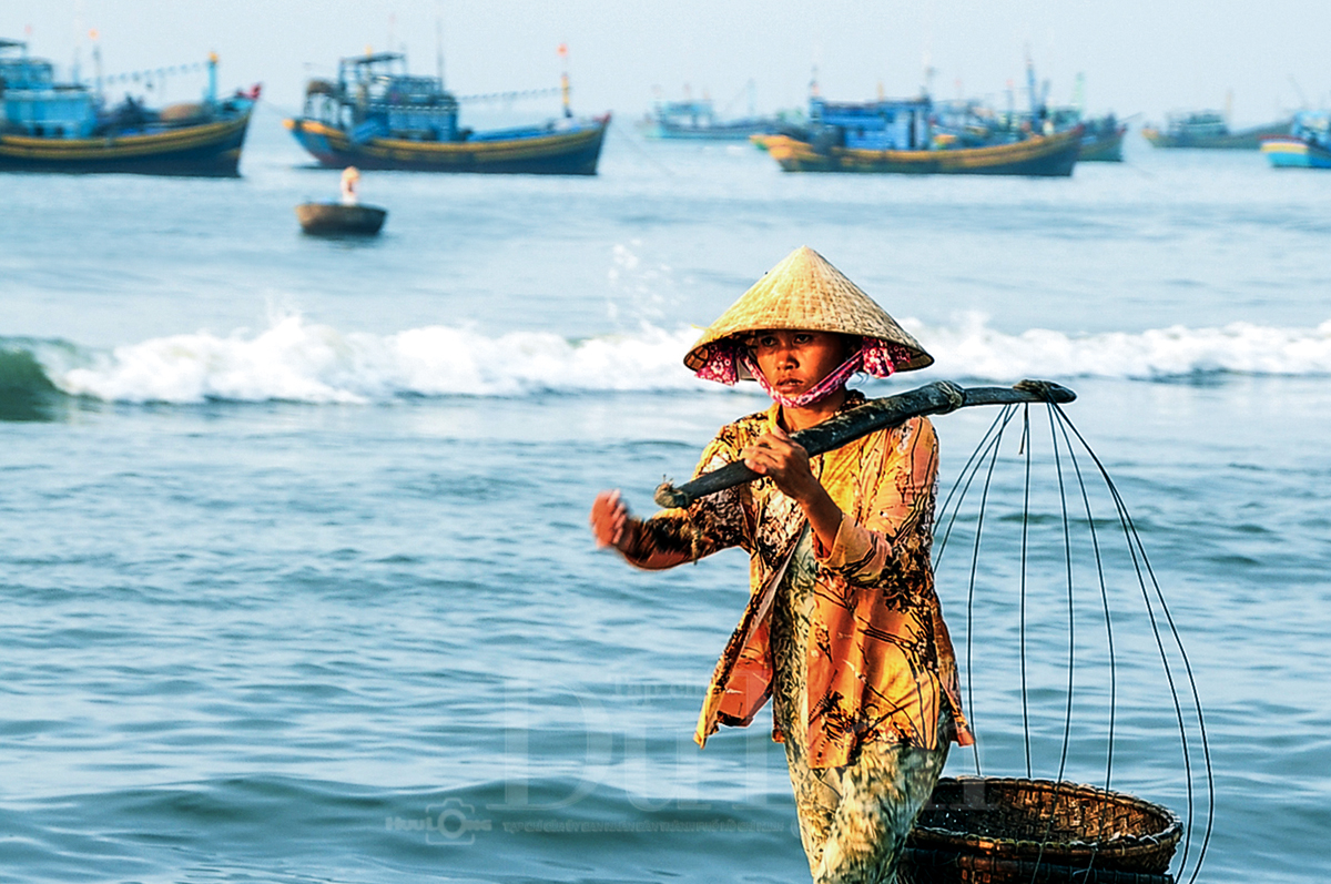 Bến cá lao xao ngôi chợ quê miền dân dã - 18