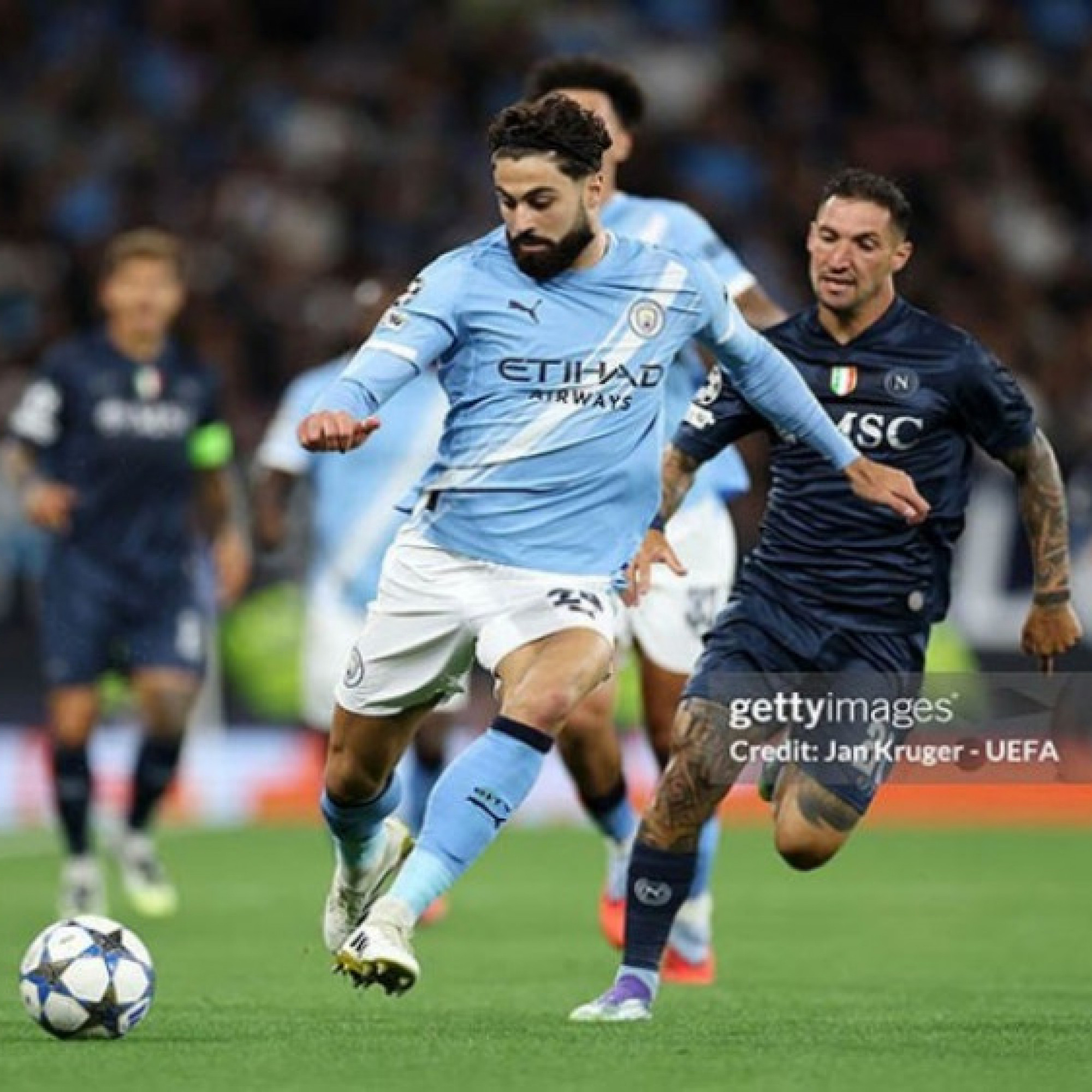  - Trực tiếp bóng đá Man City - Napoli: Đội khách nhận thẻ đỏ, "Man xanh" tấn công (Cúp C1)
