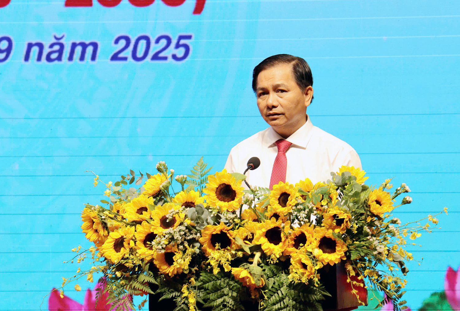 Chủ tịch Cần Thơ tặng Cờ thi đua cho 11 tập thể xuất sắc trong phong trào thi đua yêu nước - 1