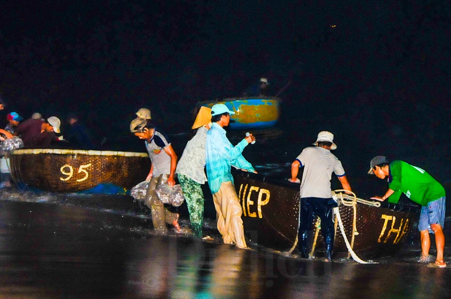 Bến cá lao xao ngôi chợ quê miền dân dã - 4