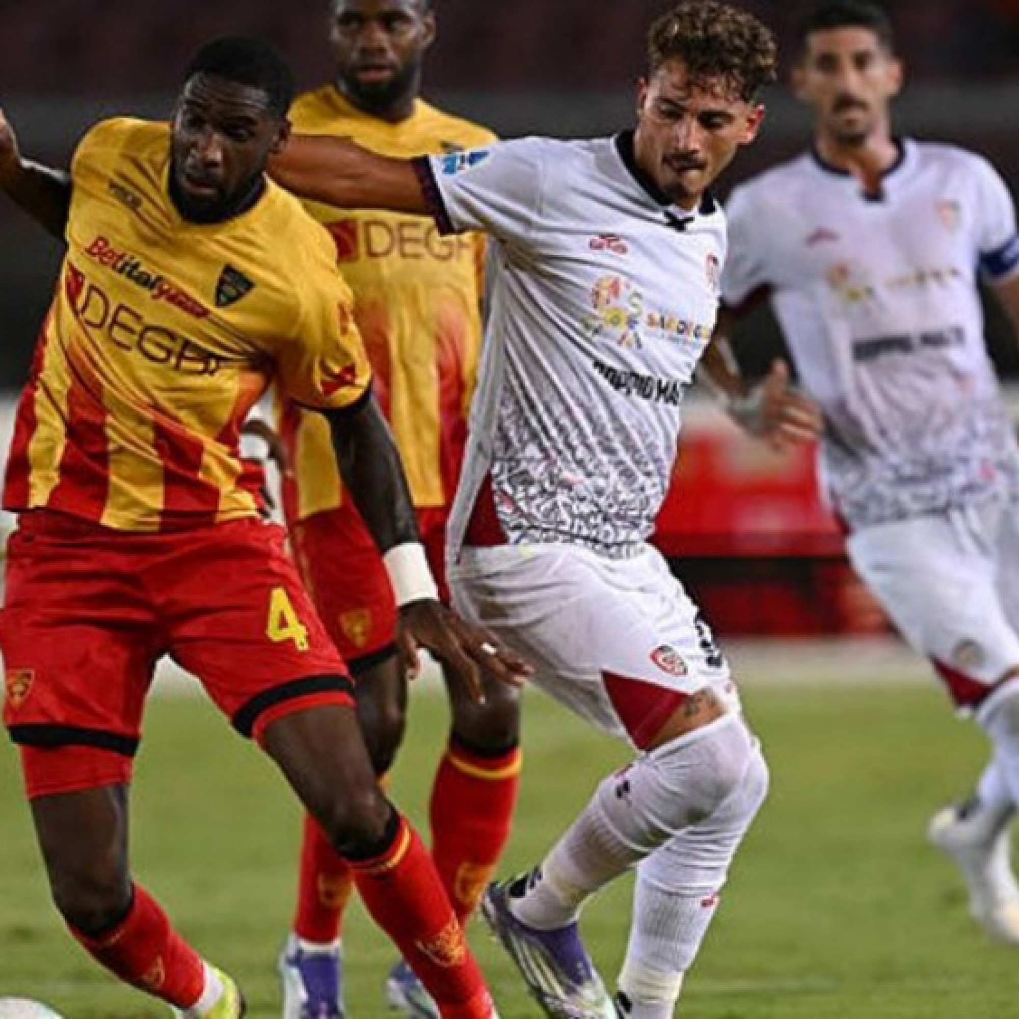 - Video bóng đá Lecce - Cagliari: "Hiện tượng" tiếp tục gây dấu ấn (Serie A)