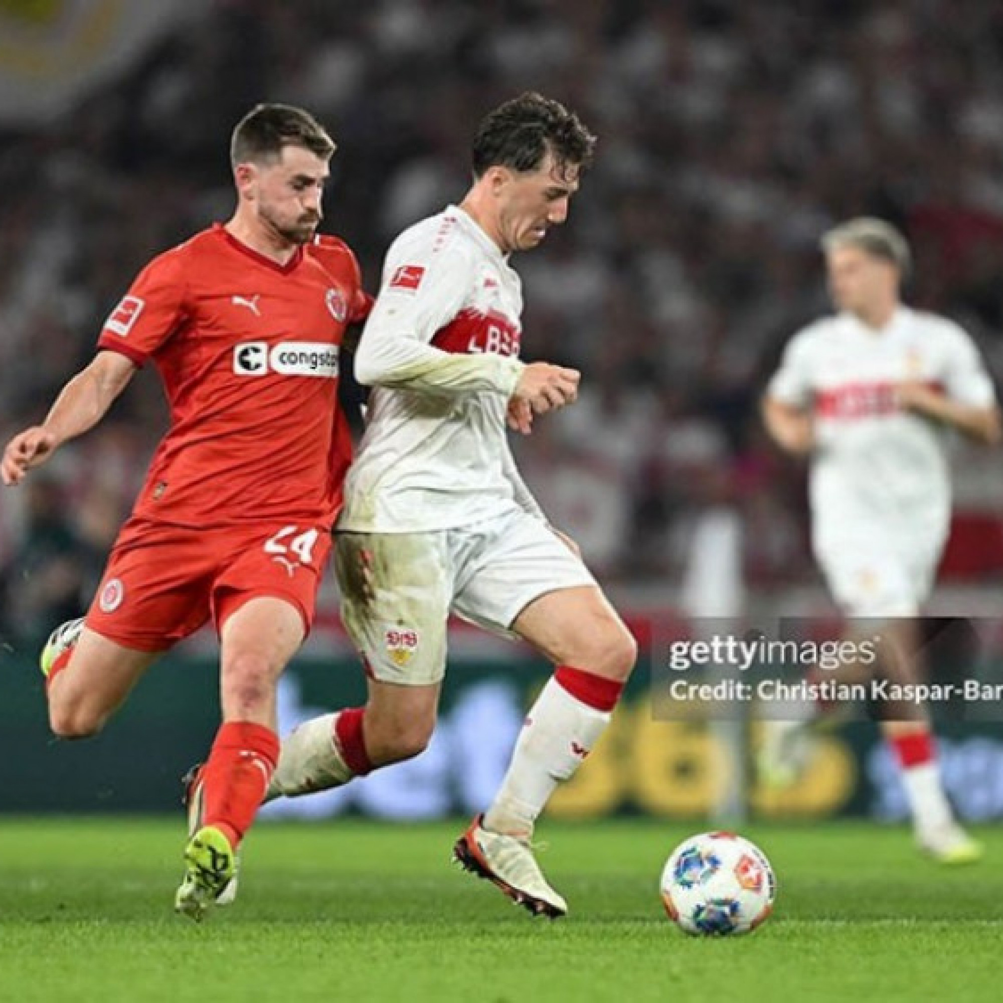  - Video bóng đá Stuttgart - St. Pauli: Penalty hỏng ăn, Demirovic tỏa sáng (Bundesliga)