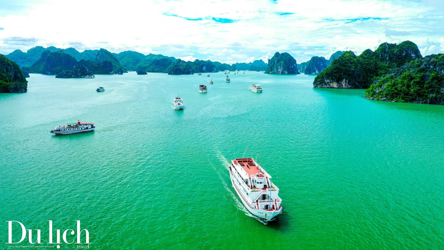 vinh ha long:  ve dep ky vi lam say long du khach muon phuong - 8