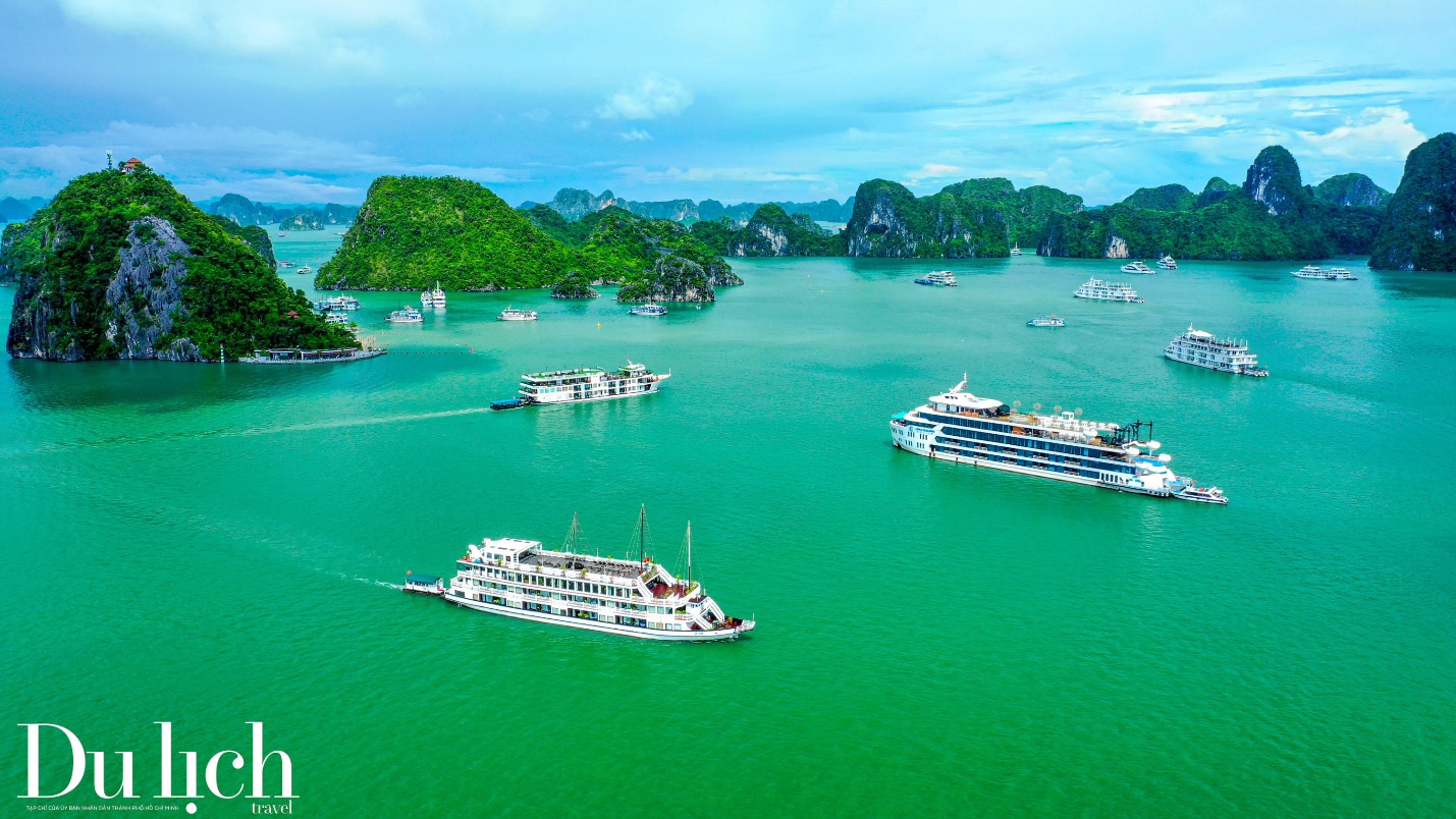 vinh ha long:  ve dep ky vi lam say long du khach muon phuong - 11