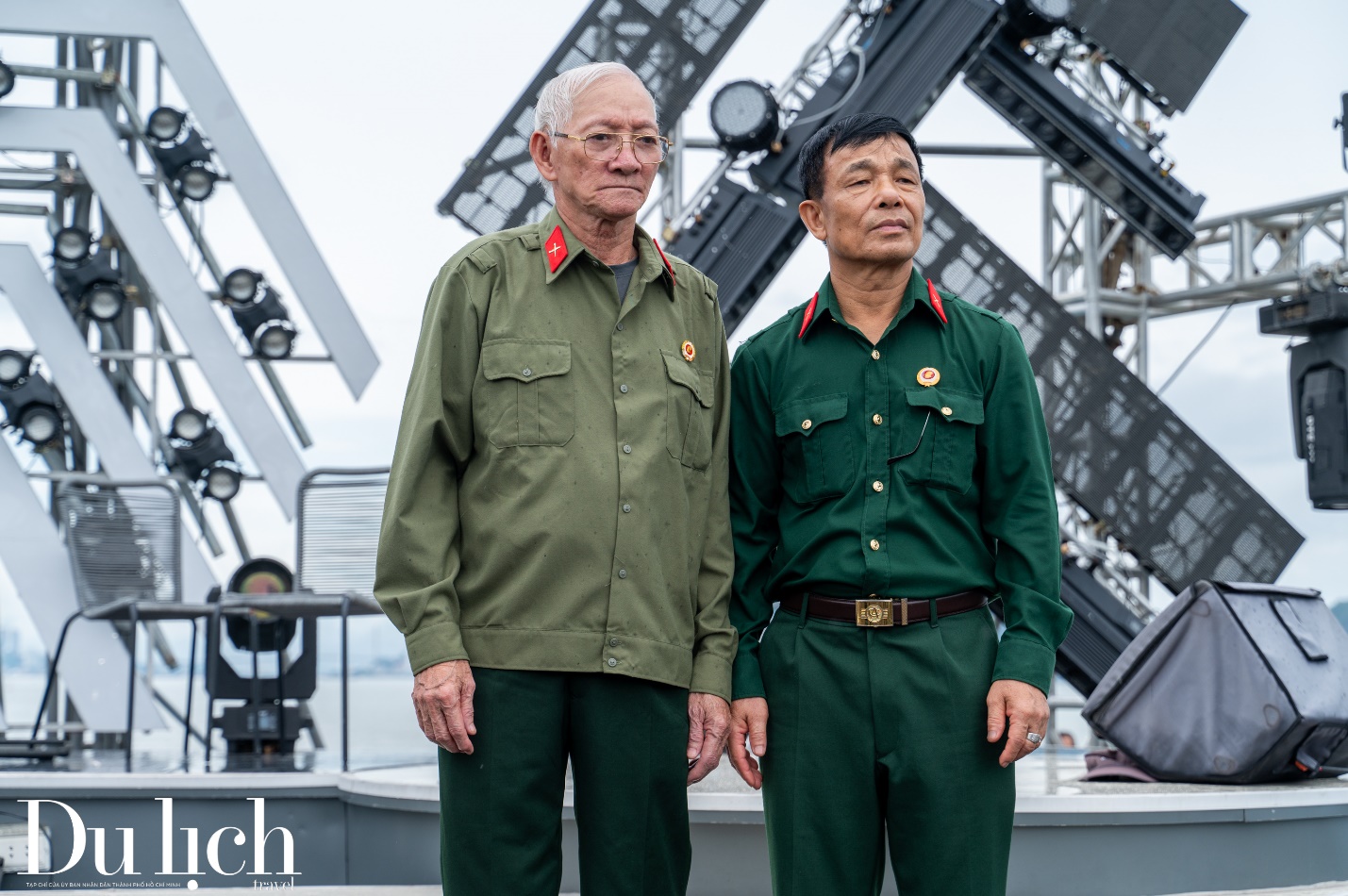 nhung vi khach dac biet tren chuyen du thuyen tham quan vinh ha long - 3