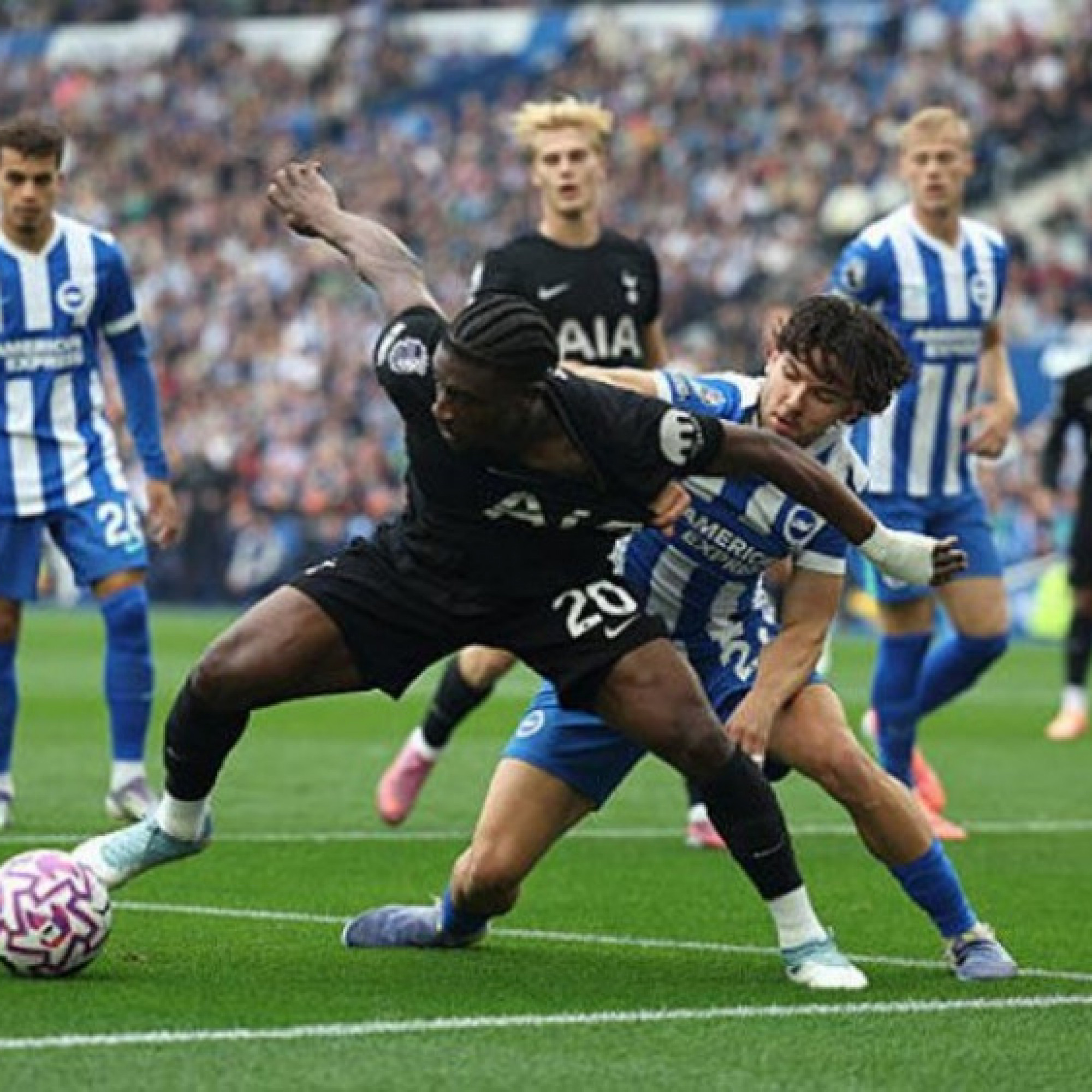  - Kết quả bóng đá Brighton - Tottenham: Thoát hiểm nhờ bàn đá phản (Ngoại hạng Anh)
