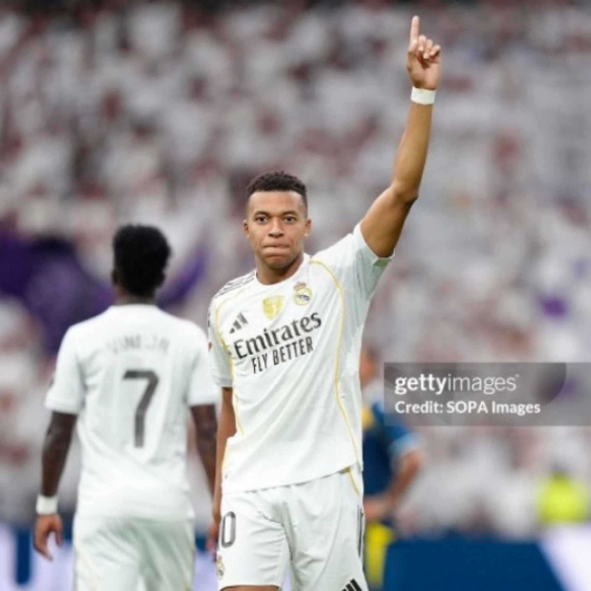  - Nóng bảng xếp hạng La Liga: Real Madrid bứt tốc, tạo áp lực cho Barcelona