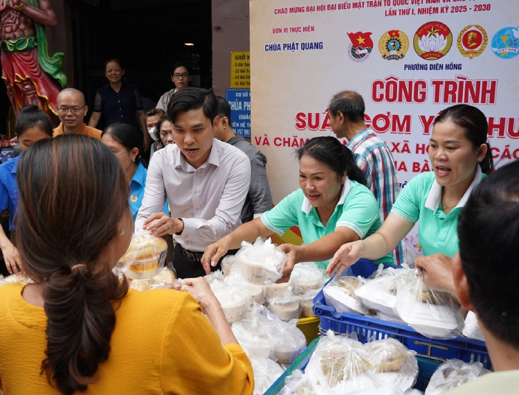 TP.HCM bước vào đợt 2 chuỗi hoạt động “Ngày hội non sông - Dân tộc kết đoàn”
