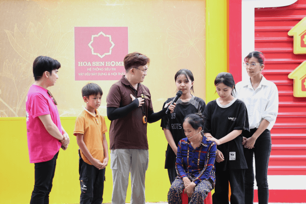 Đại Nghĩa, Quang Hà và Đồng Ánh Quỳnh nặng lòng trước cảnh người phụ nữ khuyết tật gồng gánh nuôi 2 con sau khi chồng mất - 4
