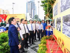  - Triển lãm ảnh những trang sử vàng son ‘Thành đồng Tổ quốc’ nhân kỷ niệm 80 năm Ngày Nam Bộ kháng chiến