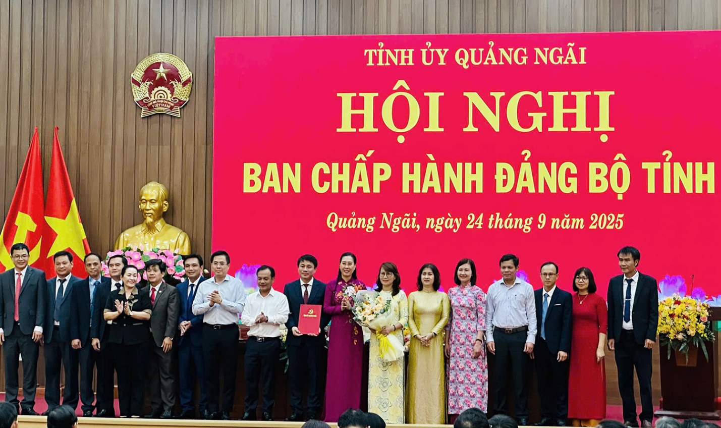 Quảng Ngãi bầu bổ sung hai Phó chủ tịch UBND tỉnh - 2