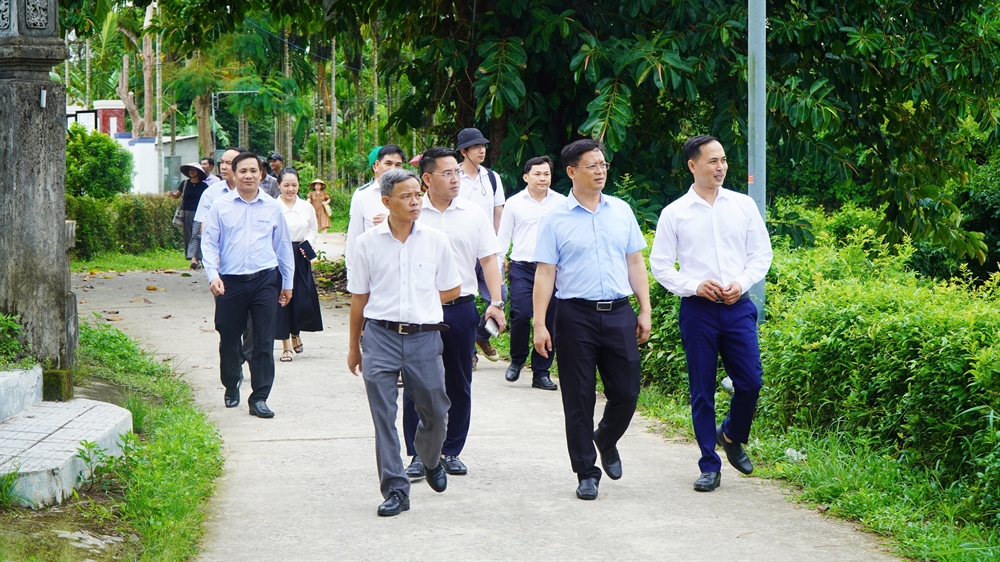 Huế khảo sát hoạt động du lịch cộng đồng, sinh thái và cải cách hành chính - 3