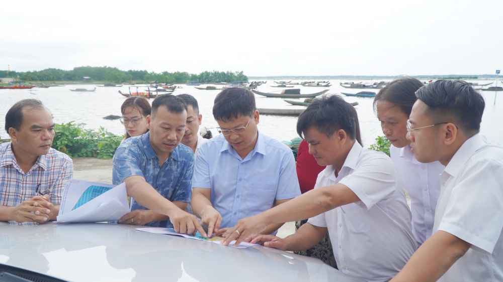 Huế khảo sát hoạt động du lịch cộng đồng, sinh thái và cải cách hành chính - 1