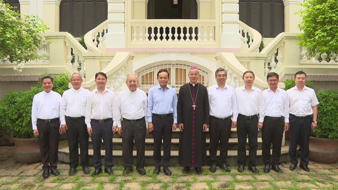 Lãnh đạo TP.HCM thăm, chúc sức khỏe và làm việc với các cơ sở tôn giáo trên địa bàn - 2