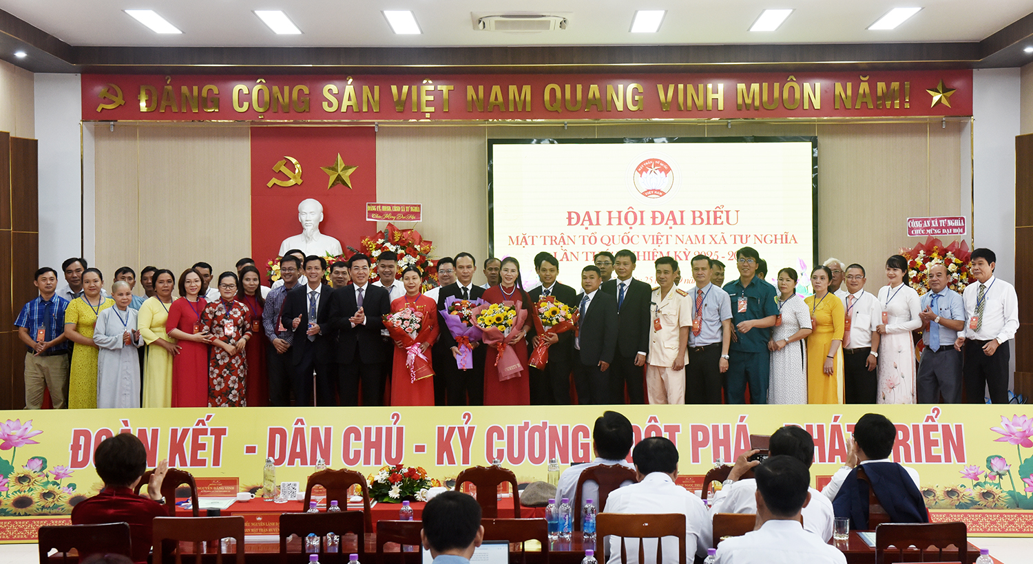 Tư Nghĩa phát huy sức mạnh đại đoàn kết, phát triển quê hương hạnh phúc - 11