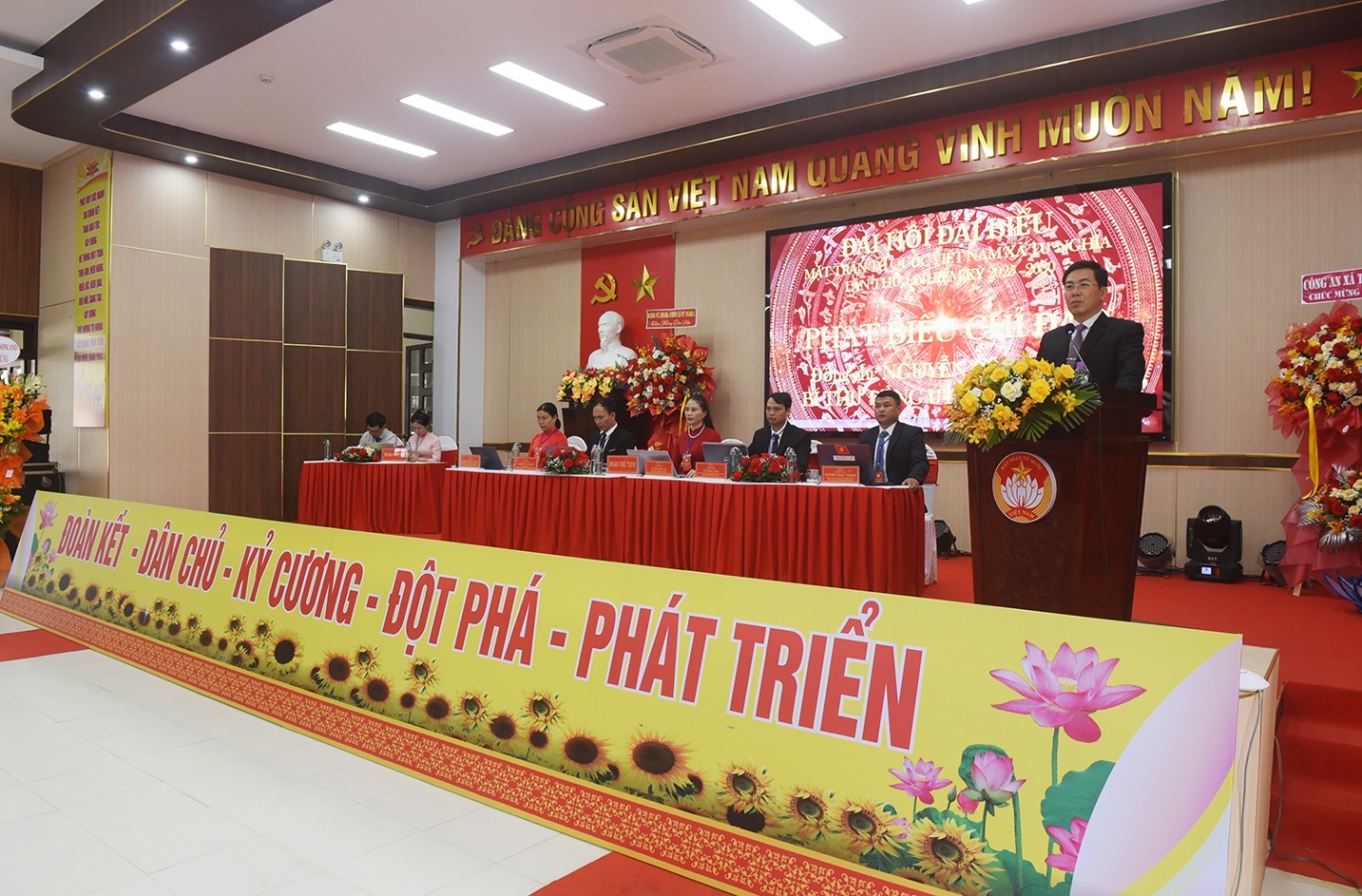 Tư Nghĩa phát huy sức mạnh đại đoàn kết, phát triển quê hương hạnh phúc - 9