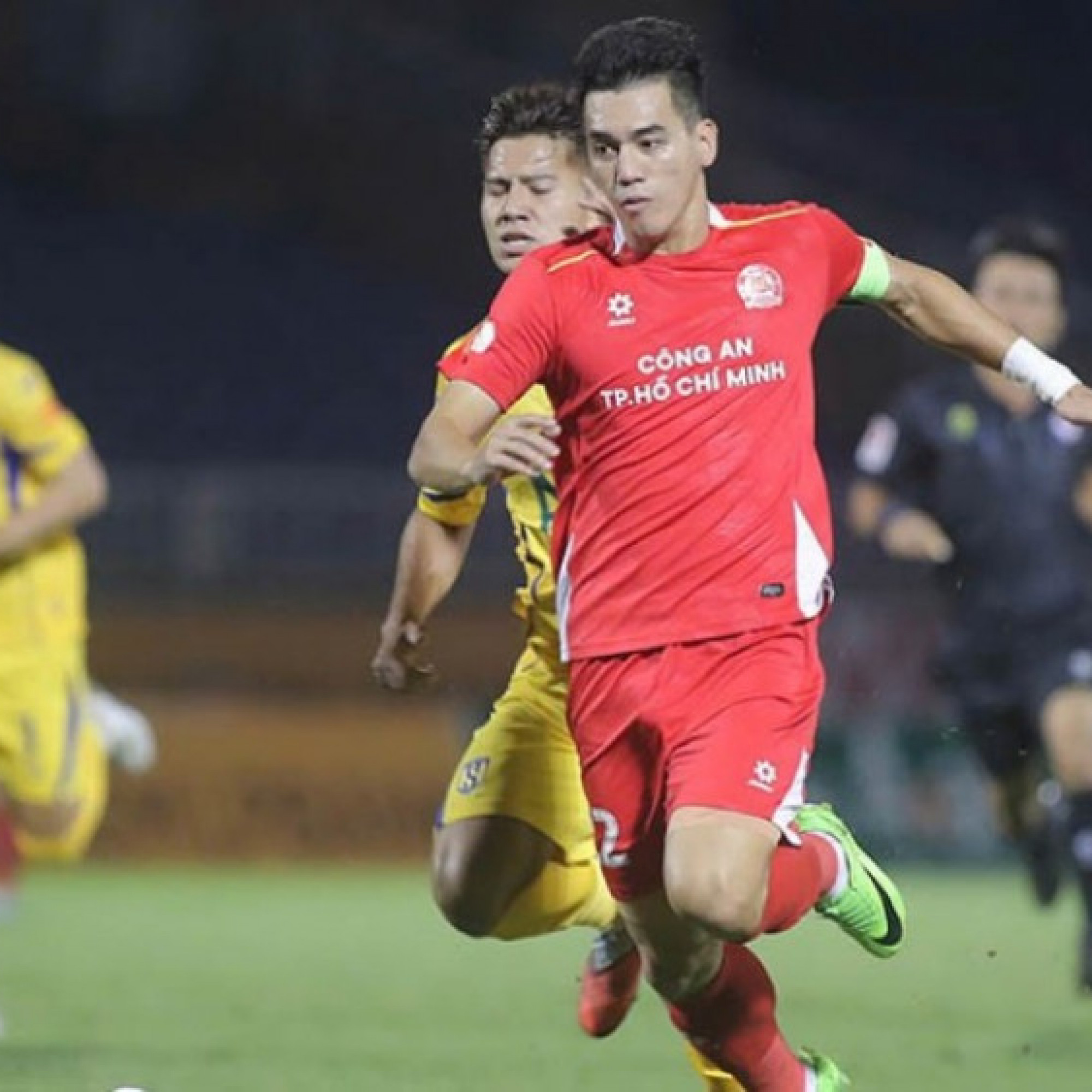  - Video bóng đá SLNA - Công an TPHCM: Tiến Linh chói sáng, ngược dòng đẳng cấp (V-League)