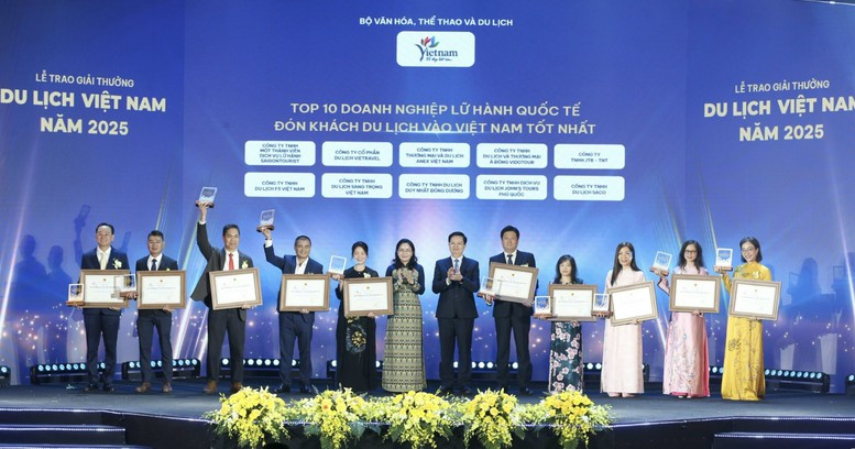 Phó Thủ tướng Mai Văn Chính: Du lịch không chỉ là ngành kinh tế đơn thuần - 2